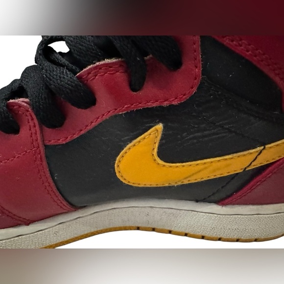 Kid’s Air Jordan 1 Retro OG Highlight Reel High Tops: Red. Black & Yellow: 6Y - Picture 7 of 11